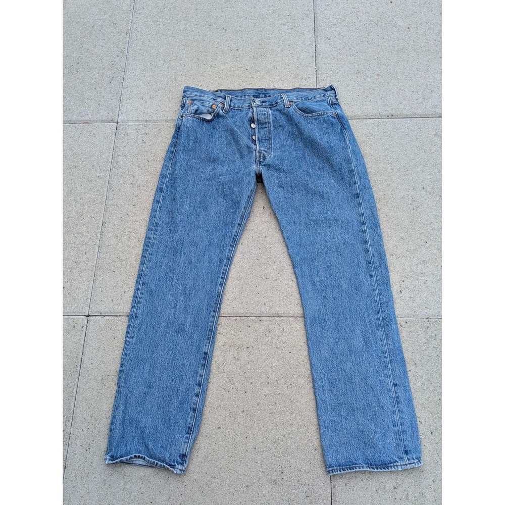 Levis 501 Jeans Mens 36x32 Blue Straight Leg Button Fly Regular Fit Medium Wash